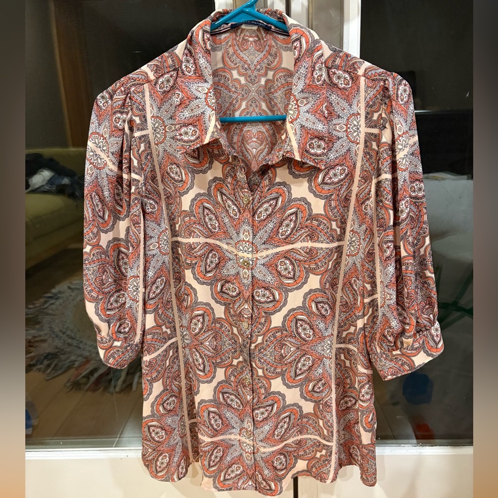 Tommy Hilfiger collared shirt - unique pattern!